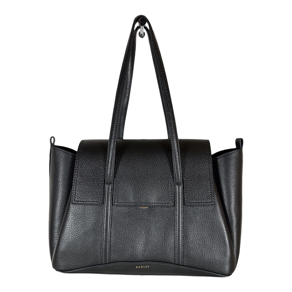 The Chancery 112164 Leather Medium Flapover Shoulder Bag in Black - 112164